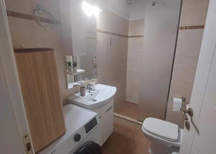 Elira - Apartment,